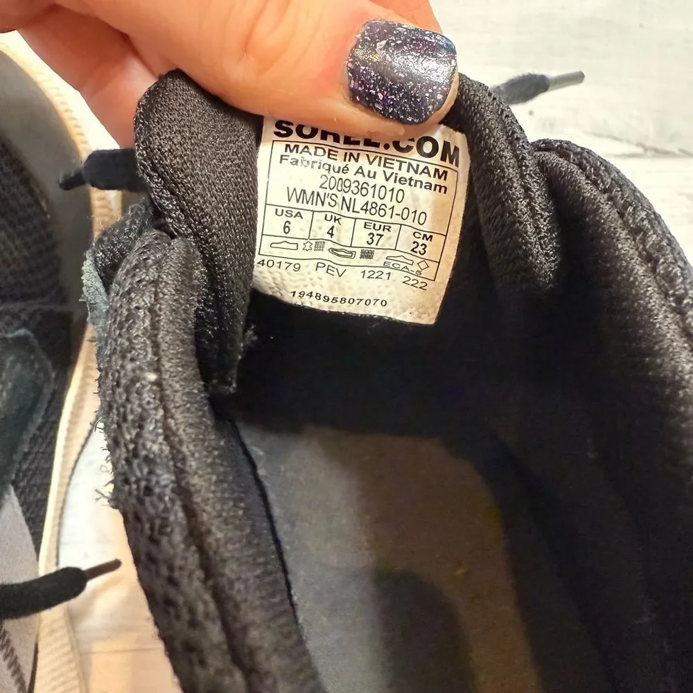 SOREL Women's Out N‎ About Mid Waterproof Sneaker boot size 6
